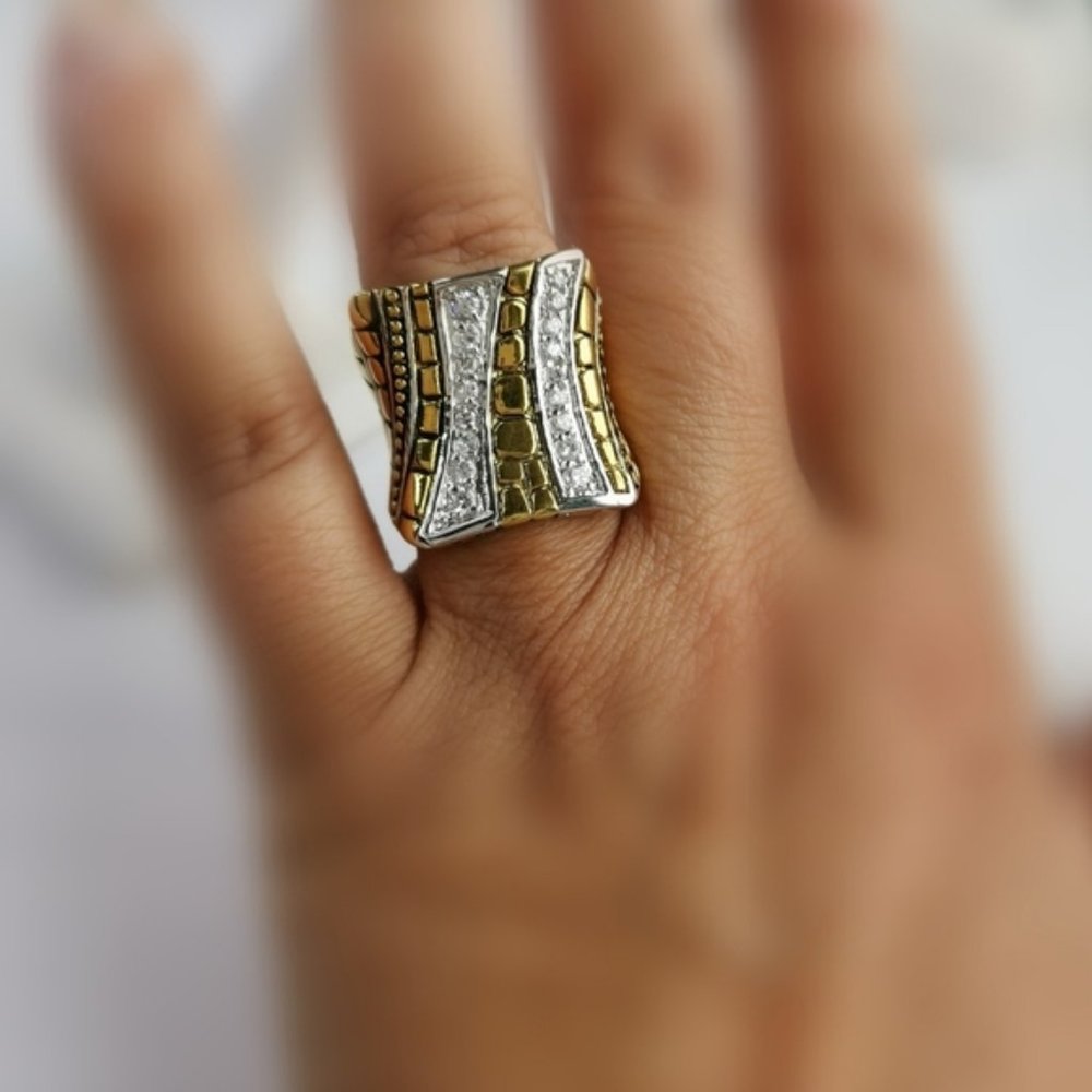 Nwt, two tone fashion ring size 8
